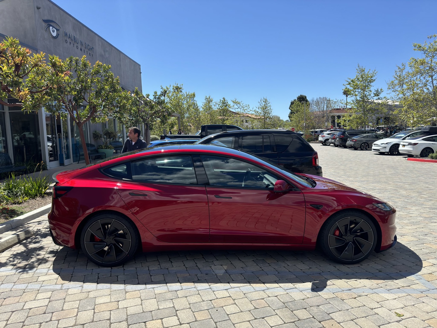 特斯拉 Model 3 高性能版实车再曝光，有望二季度上市