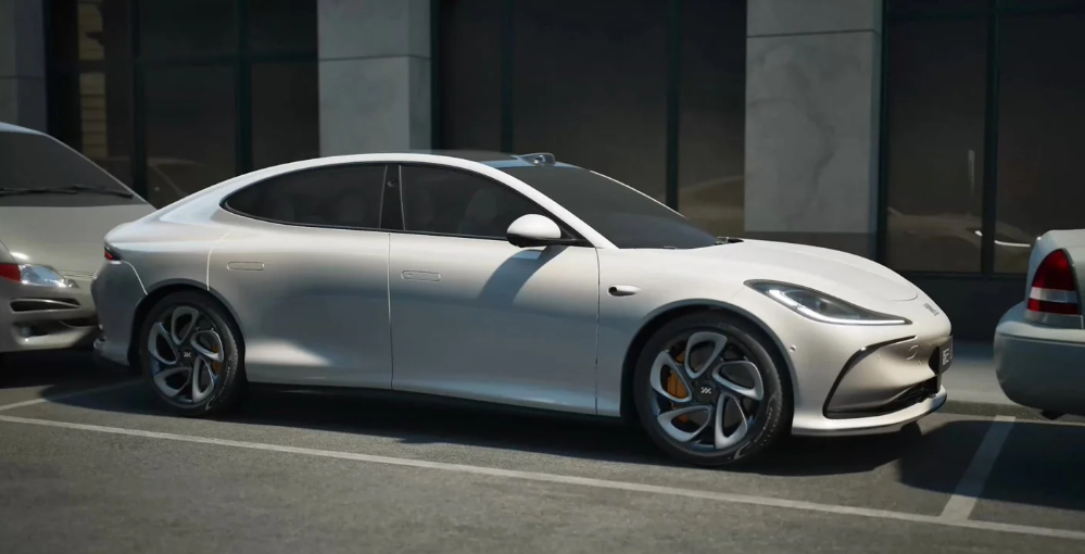 智己汽车：“全国都可开”的无图城市 NOA 年内开通