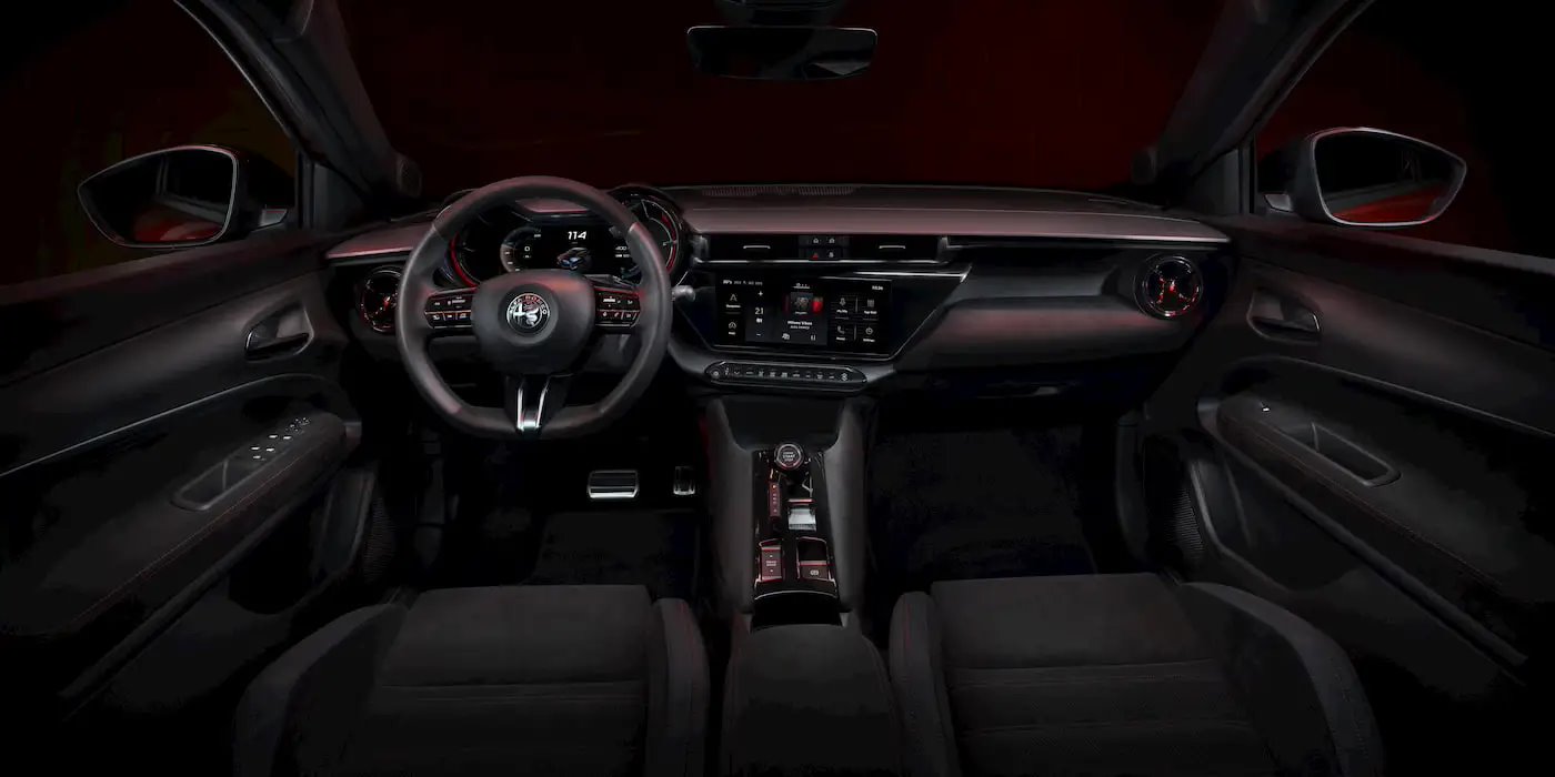 阿尔法・罗密欧开启电气化时代,旗下首款纯电车 Milano 发布