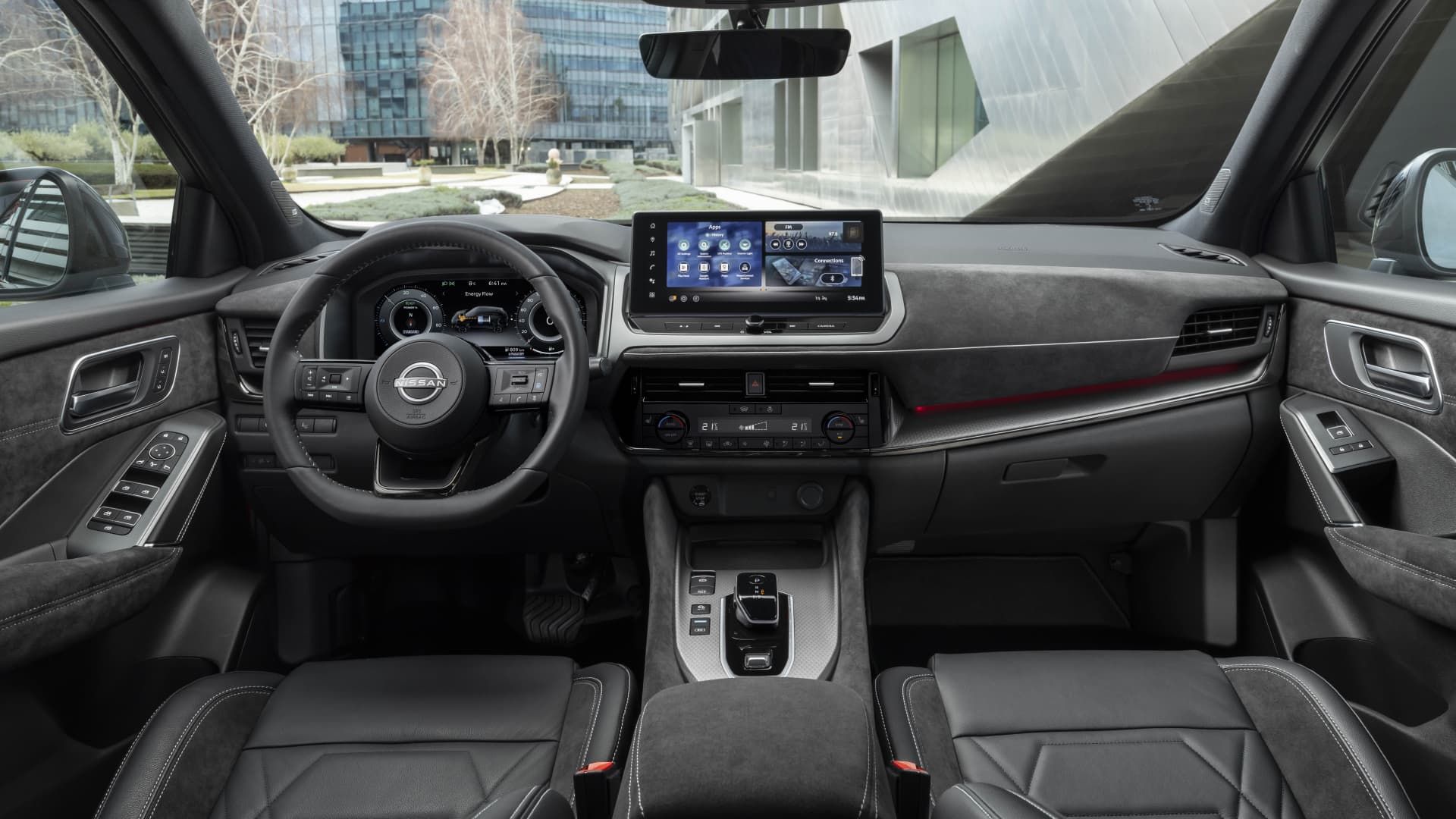 2025 款日产逍客中期改款车型亮相：重新设计前脸