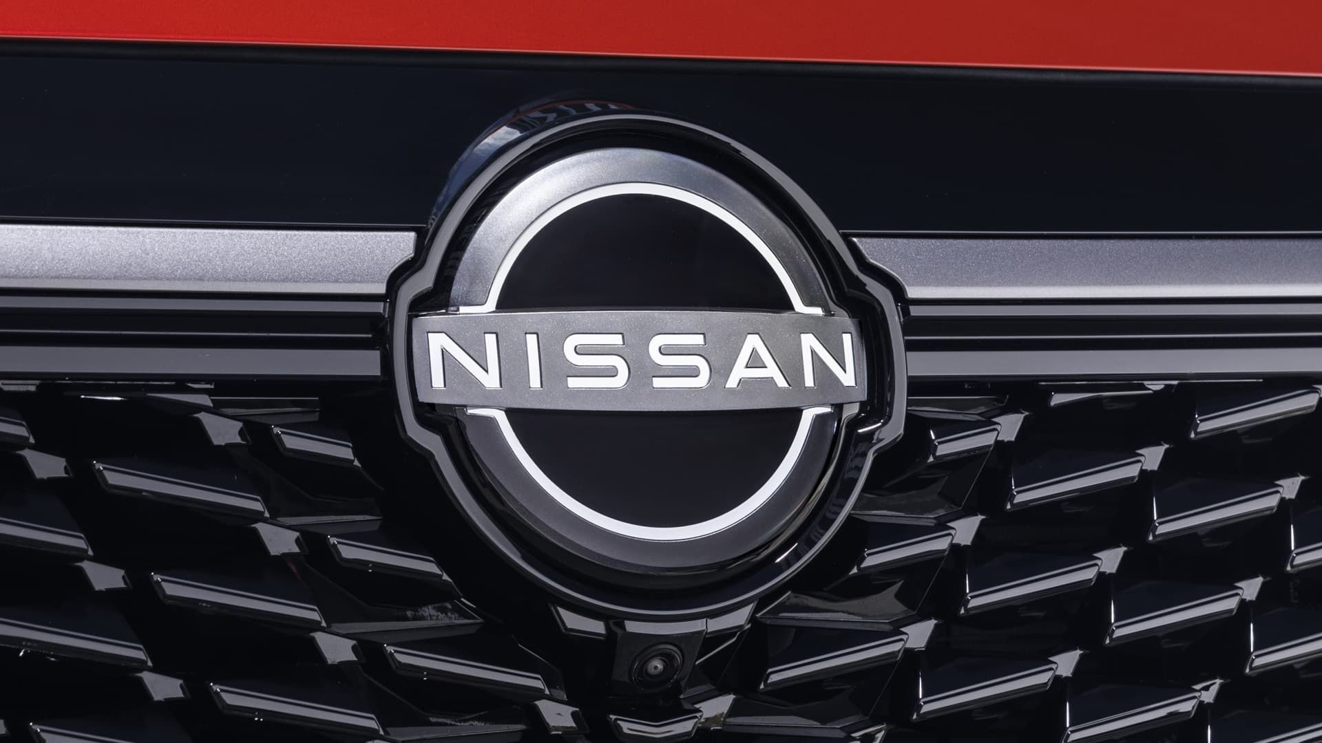 2025 款日产逍客中期改款车型亮相：重新设计前脸