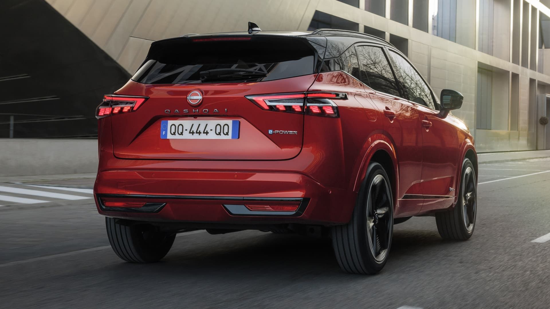 2025 款日产逍客中期改款车型亮相：重新设计前脸