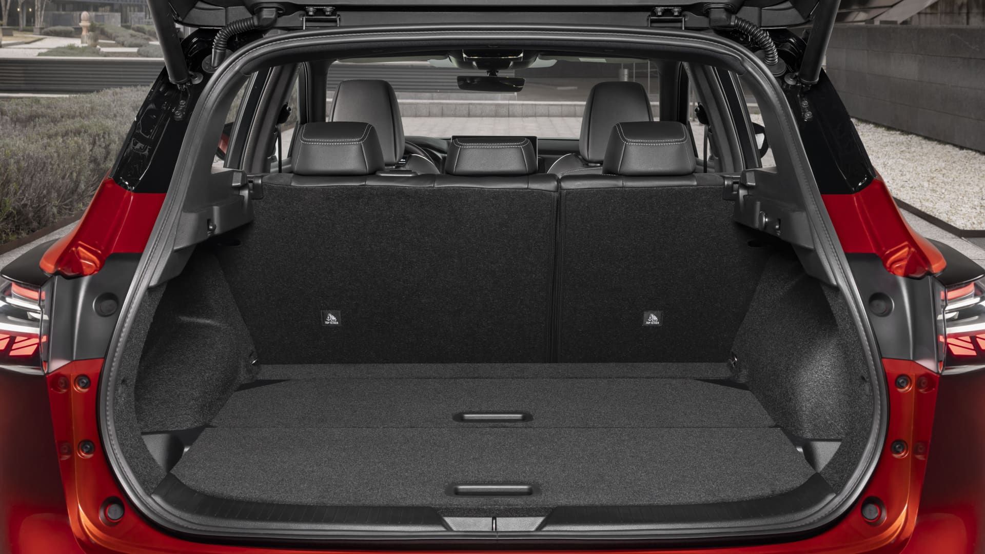 2025 款日产逍客中期改款车型亮相：重新设计前脸