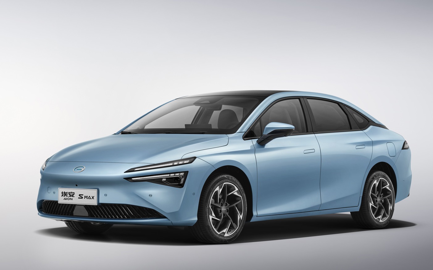 广汽埃安 AION S MAX 车型全系官降 1 万元，现价 13.99 万元起