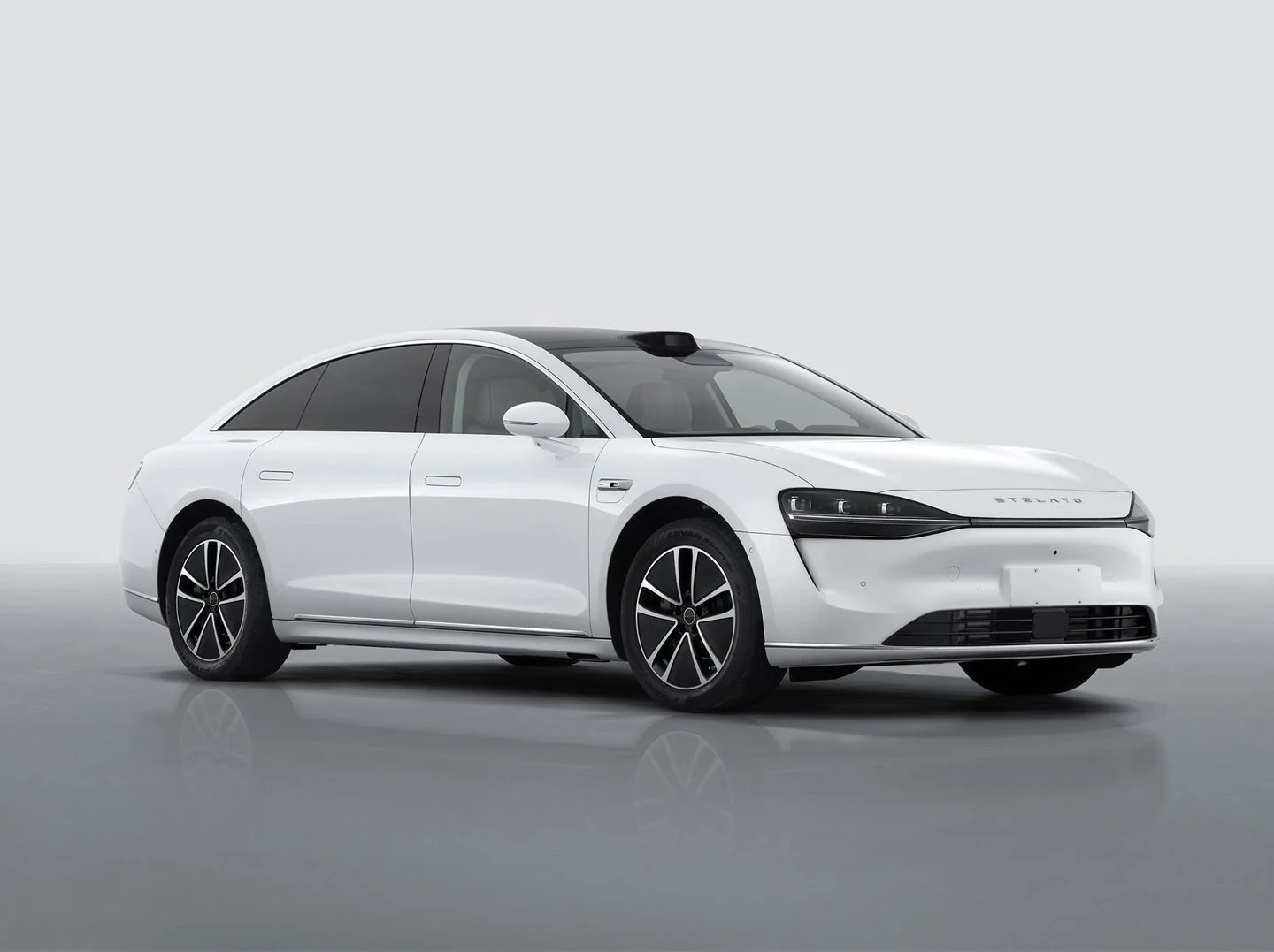 北汽 × 华为:鸿蒙智行“第三界”享界 S9 中大型轿车实车曝光