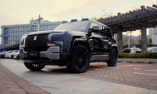 比亚迪仰望 U8 推送 V1.4.0 版本更新：新增双速泊车、HUD 投屏等功能