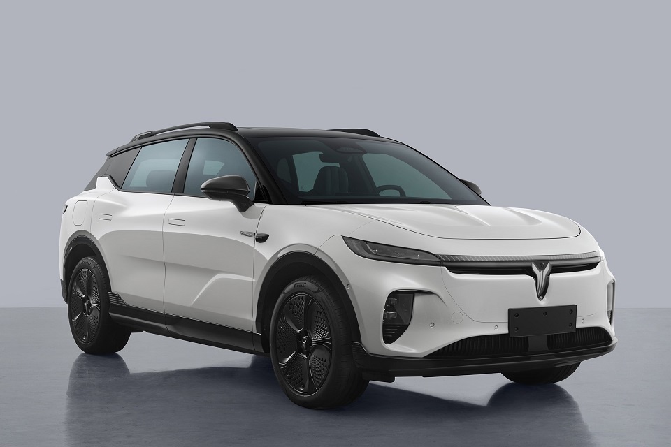 华为合作打造:东风岚图全新纯电 SUV 车型“知音”申报图曝光,下半年发布