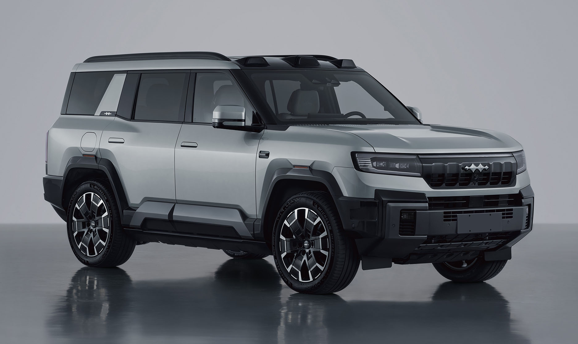 比亚迪方程豹“豹 8”量产版车型完成申报：搭载 2.0T 插混系统，匹配前后双电机